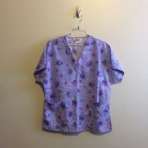 Flower scrub top